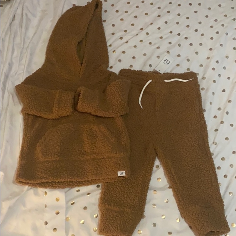 Baby gap Teddy bear sweatsuit